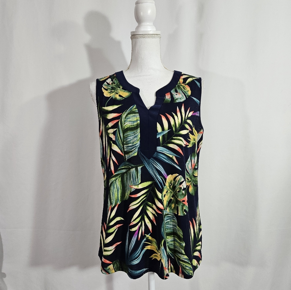 Late August tropical floral sleeveless blouse women's size medium.